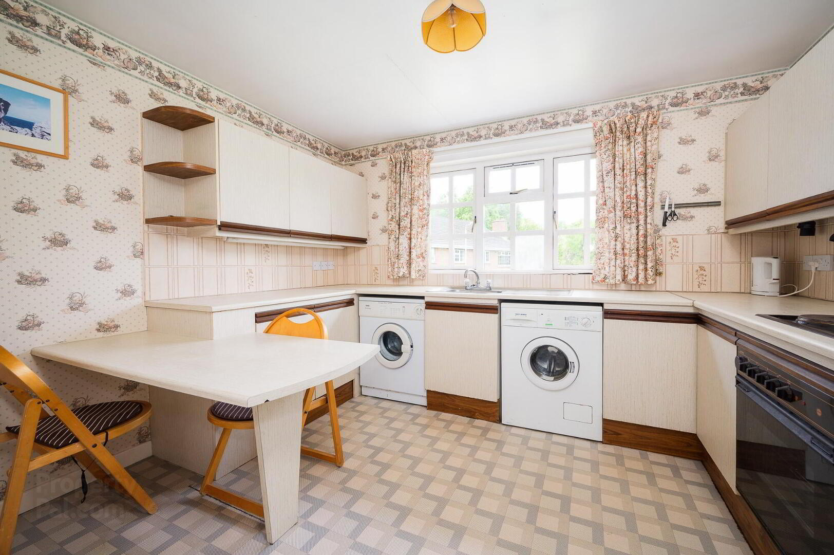 Apt 8 Deramore Court, 76 Deramore Park South 9 of 18