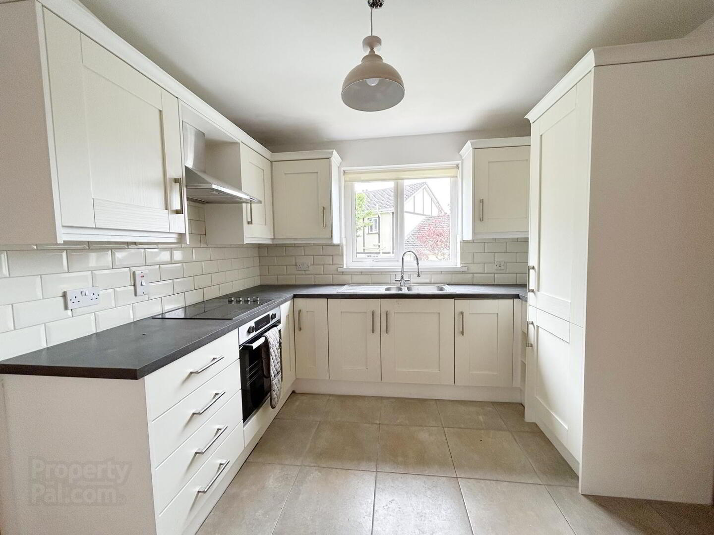 16 St Julians Way 8 of 17