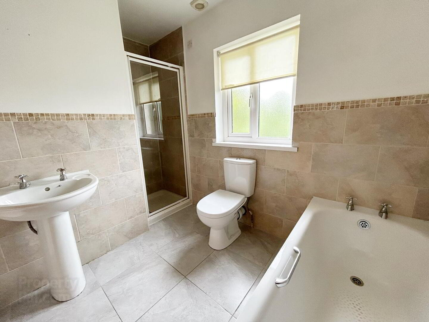 16 St Julians Way 14 of 17