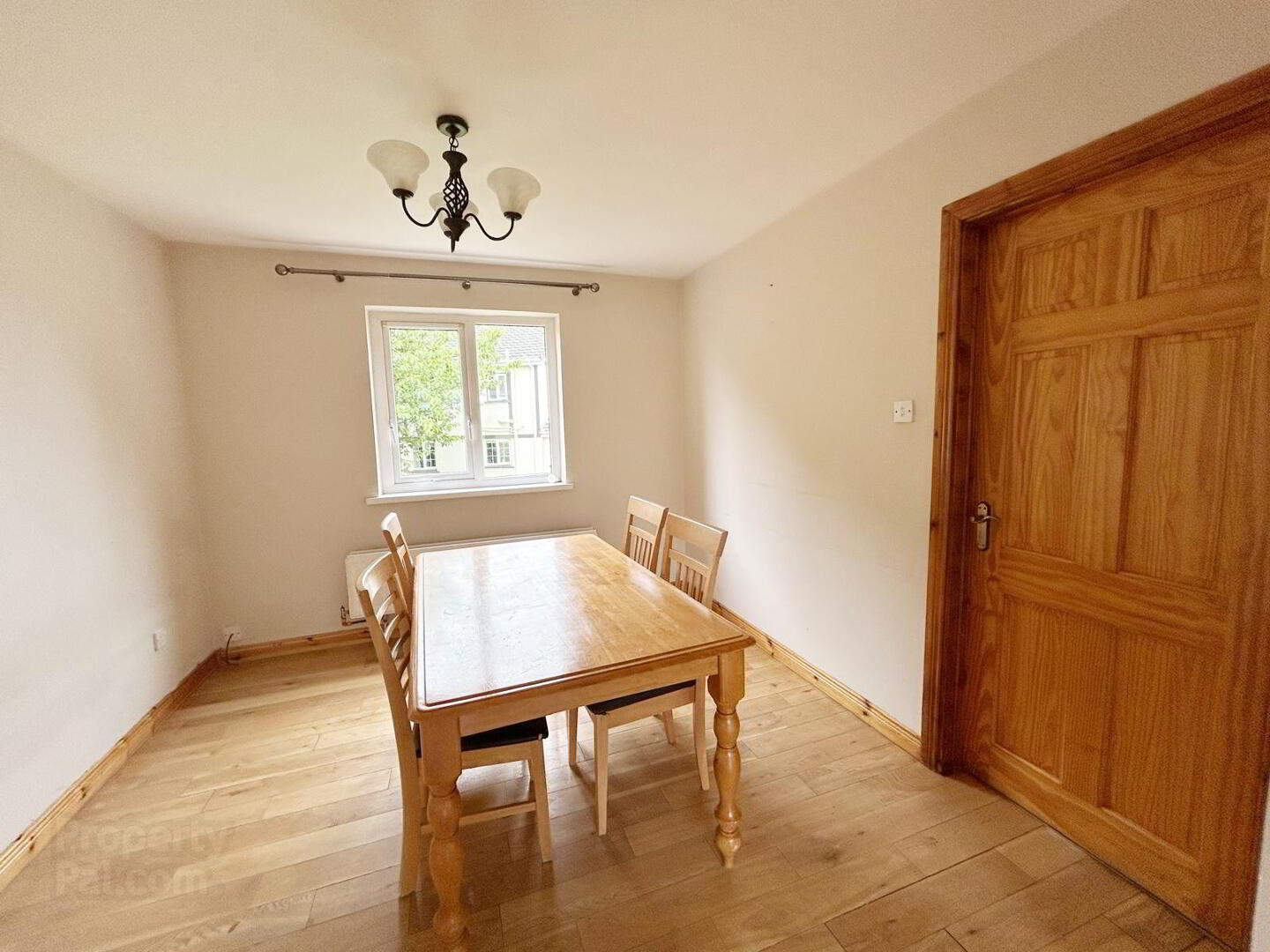 16 St Julians Way 5 of 17