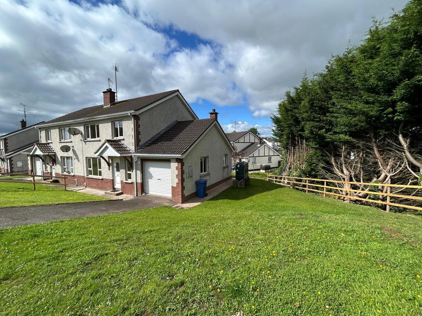 16 St Julians Way 17 of 17