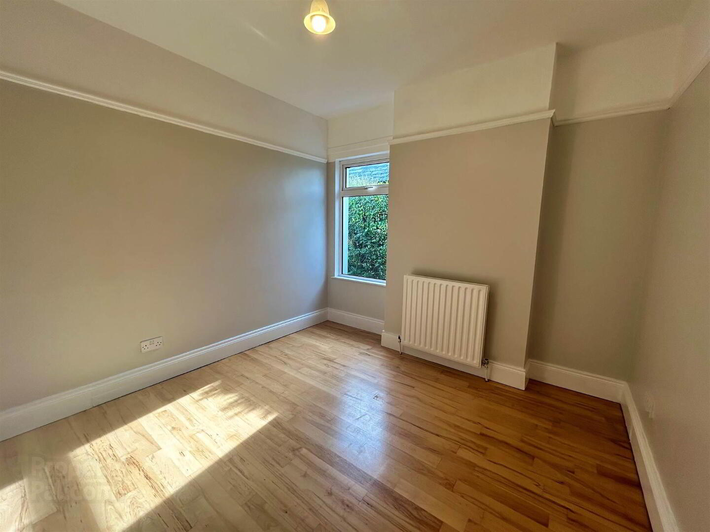 14 Hazeldene Gardens 4 of 12