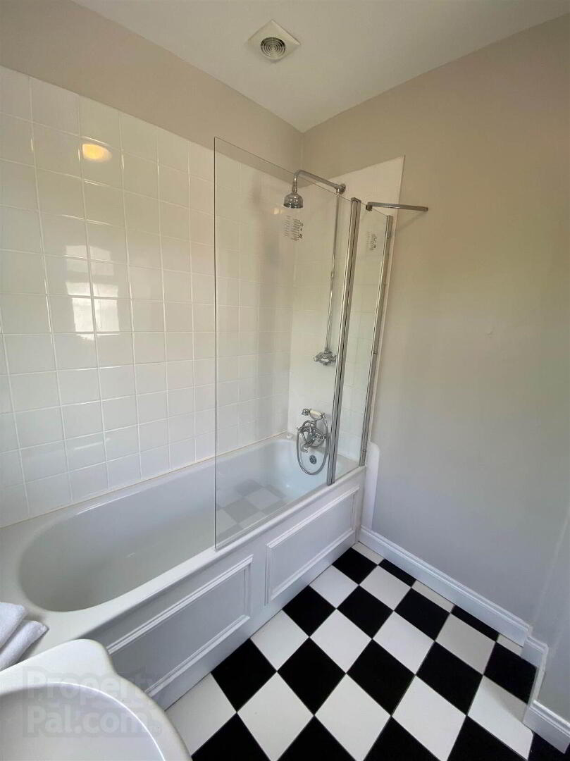 14 Hazeldene Gardens 8 of 12