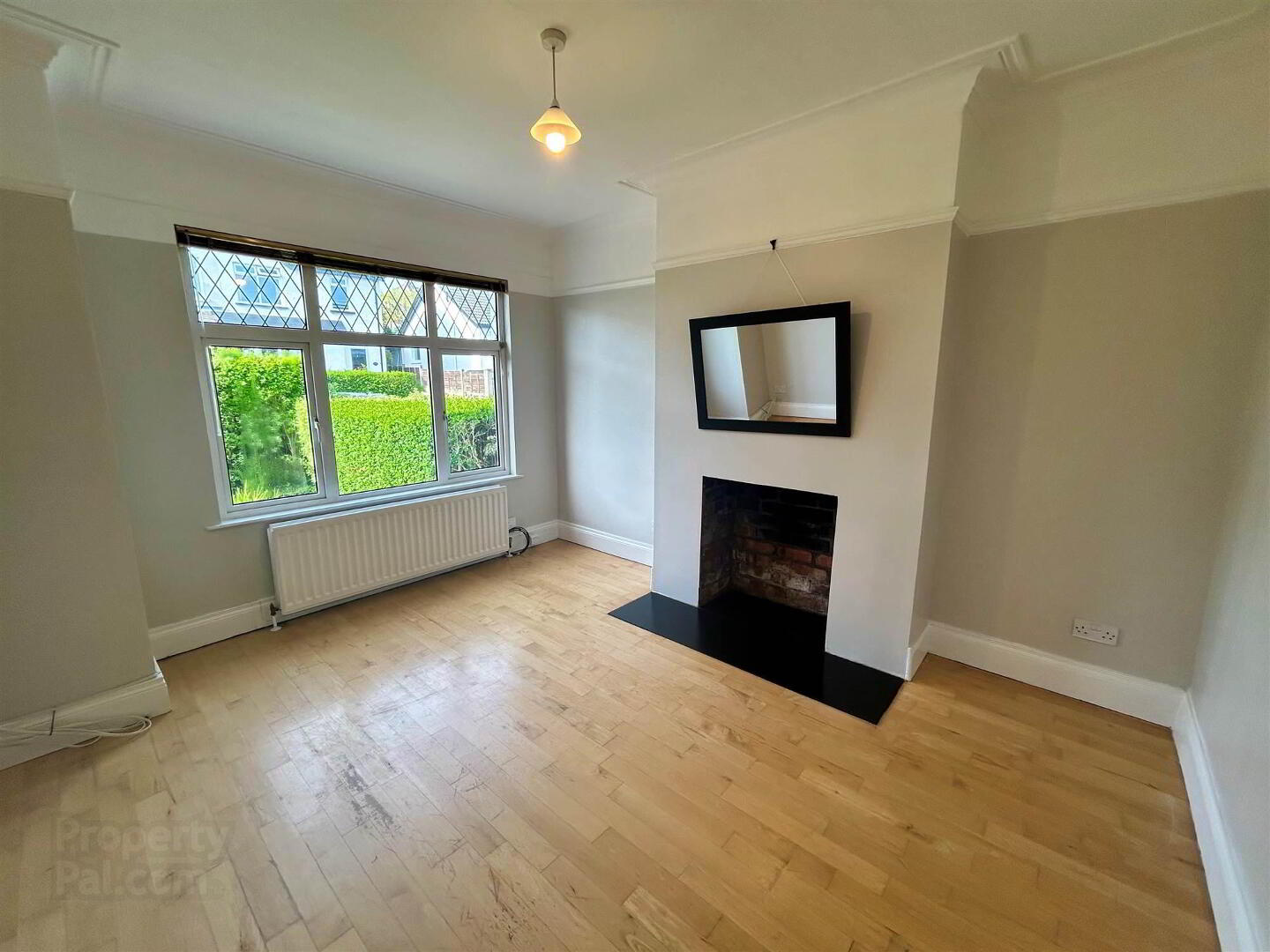14 Hazeldene Gardens 3 of 12
