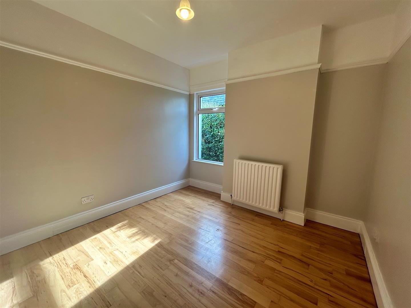 14 Hazeldene Gardens 4 of 12