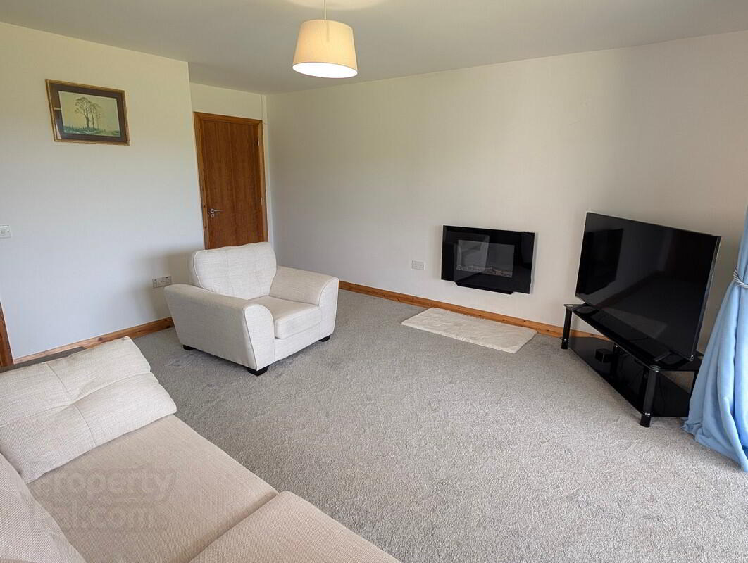 Apt. 6 The Elms, Woodford Meadows 8 of 28