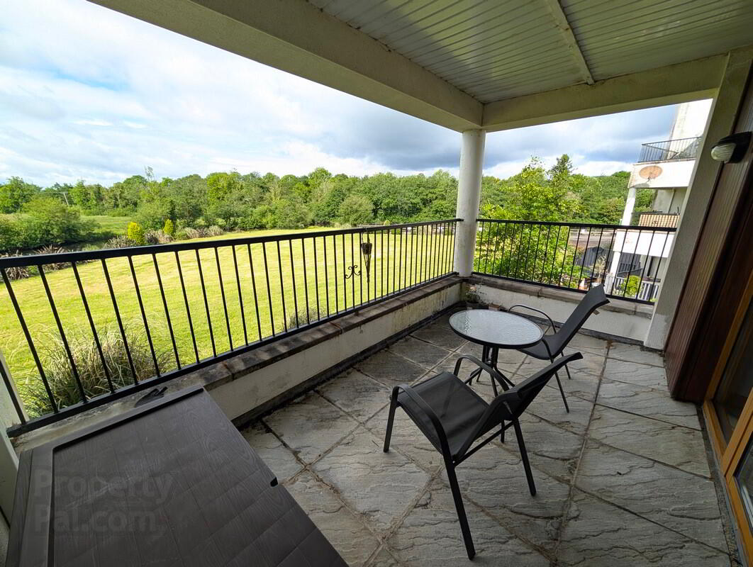 Apt. 6 The Elms, Woodford Meadows 10 of 28