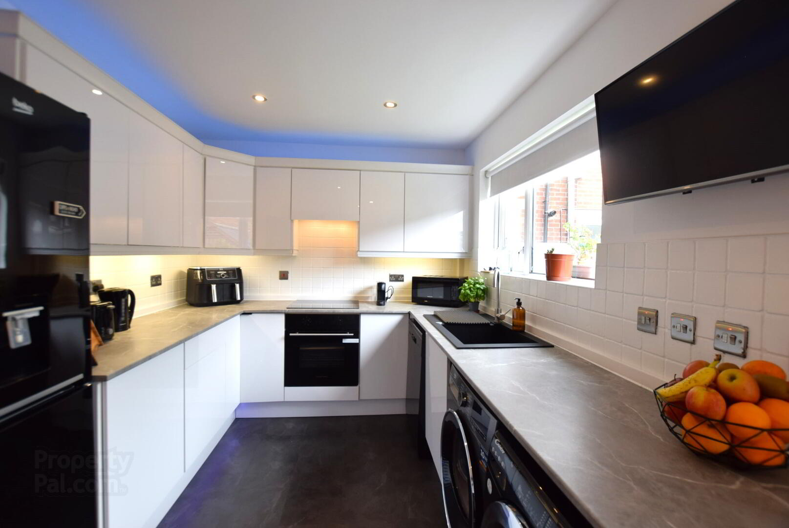 52 Victoria Road 4 of 16