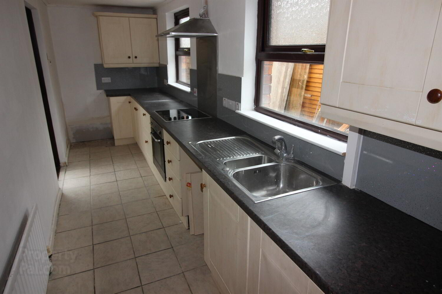 45 Marmount Gardens 3 of 11