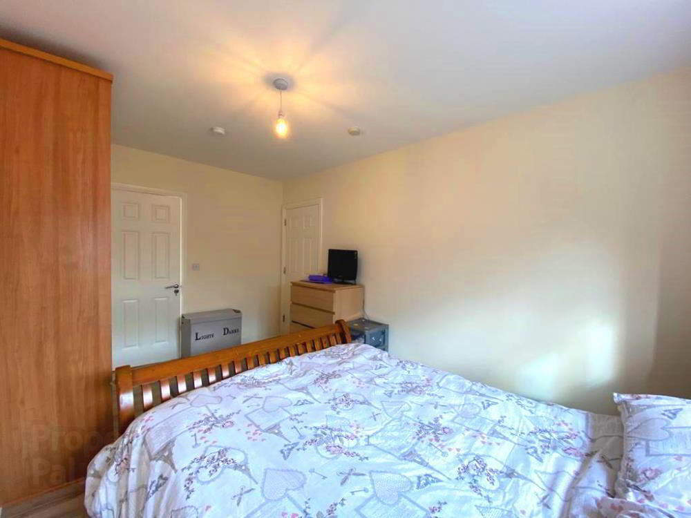 The Court, Newtown Manor 10 of 15