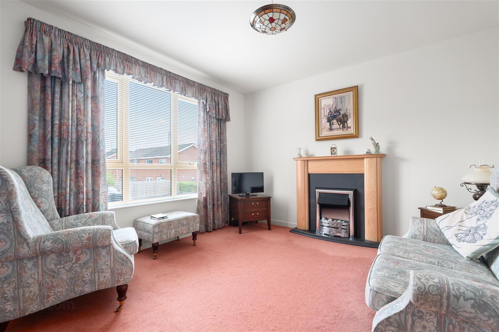 68a Woodrow Gardens 3 of 14