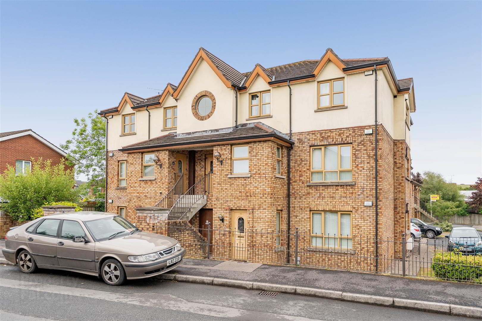 68a Woodrow Gardens 1 of 14