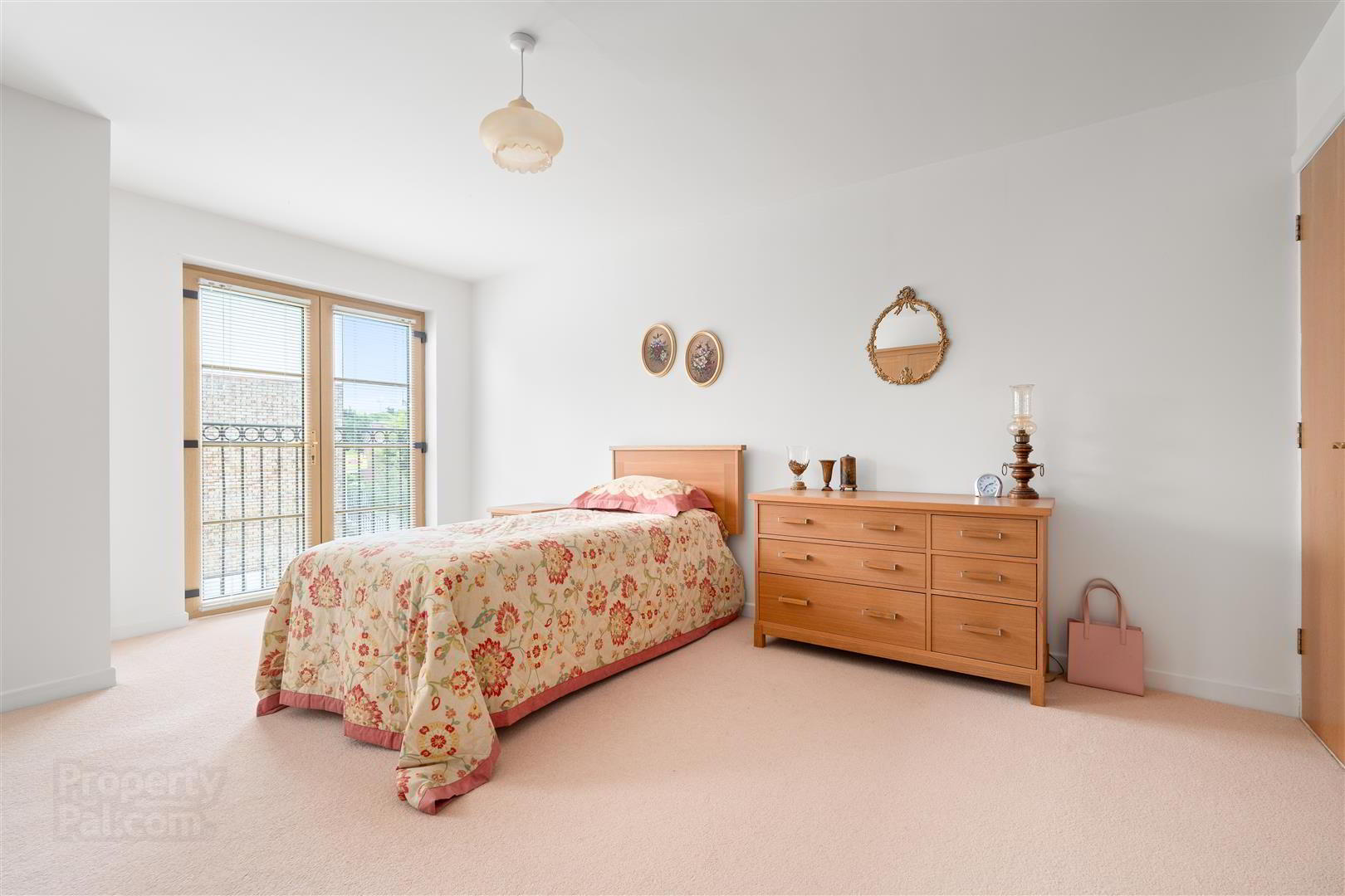 68a Woodrow Gardens 10 of 14