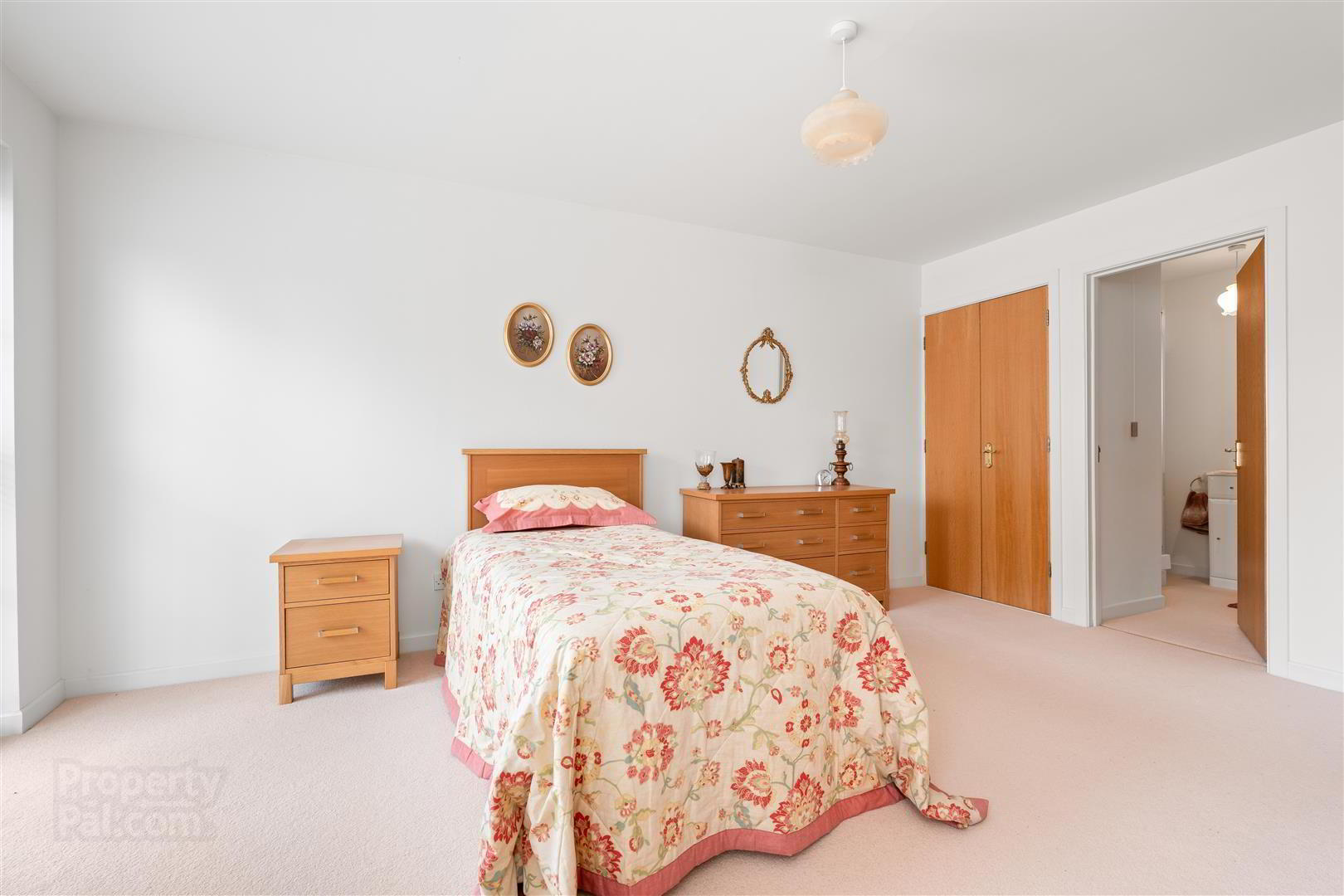 68a Woodrow Gardens 9 of 14