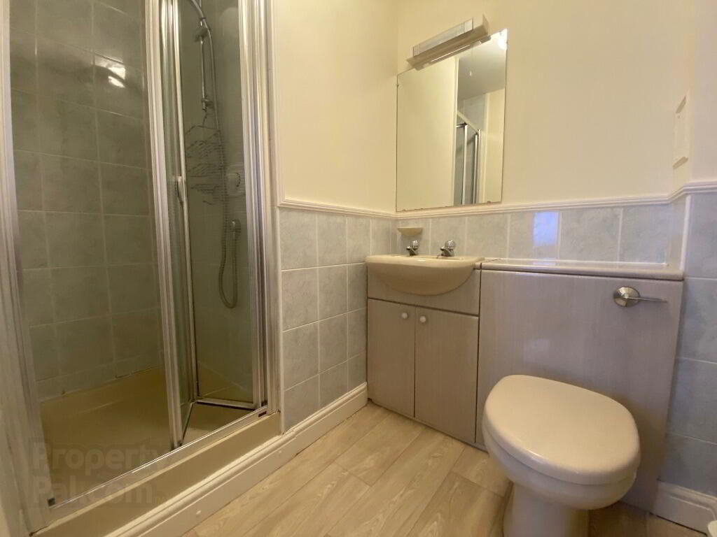 17 Lauriston Gardens 12 of 12