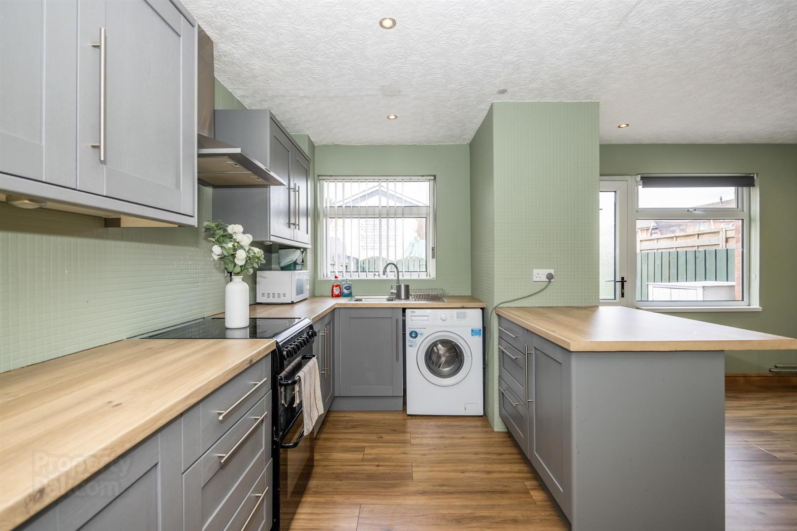 76 Newtownards Road 8 of 21
