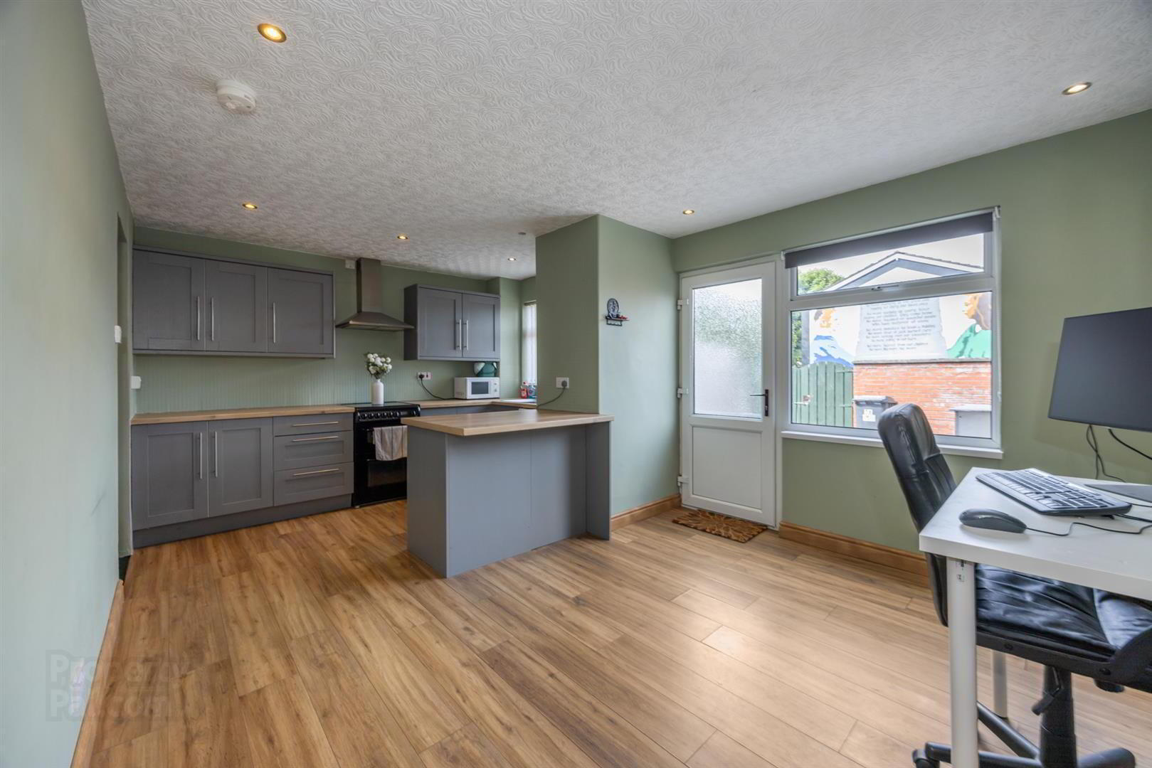 76 Newtownards Road 7 of 21