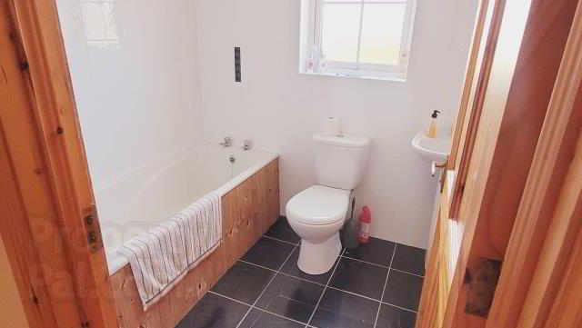 No. 3 The Orchard Kinlough Co 13 of 26