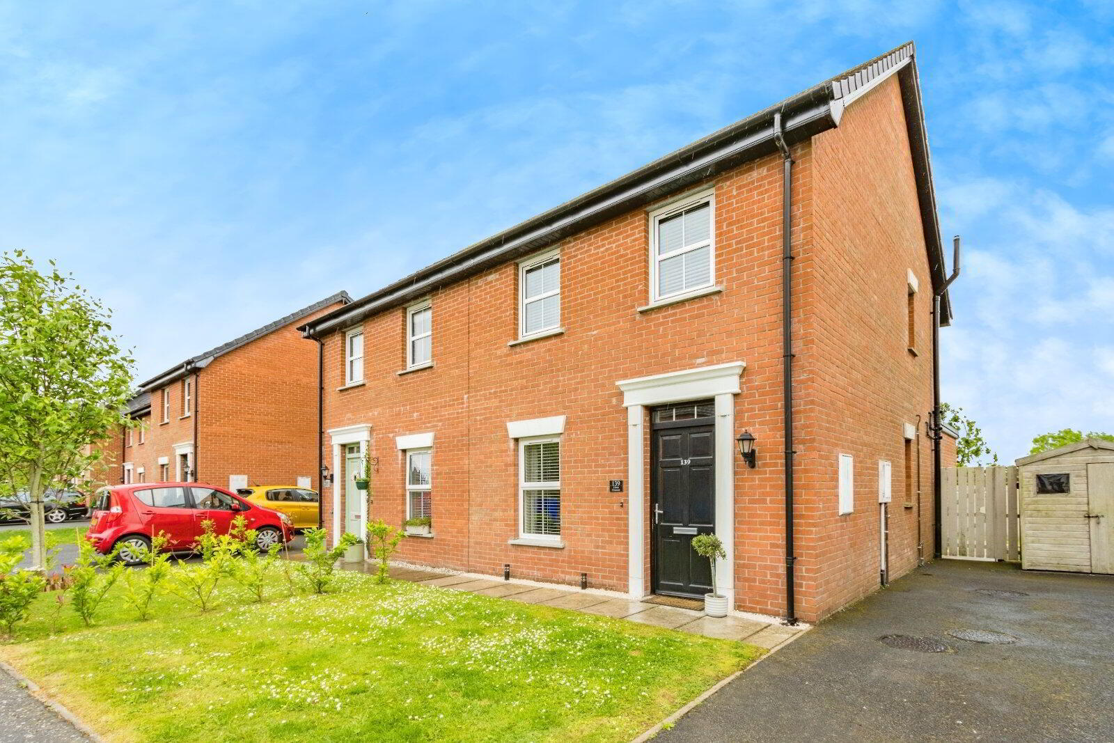 139 Linen Crescent 1 of 19