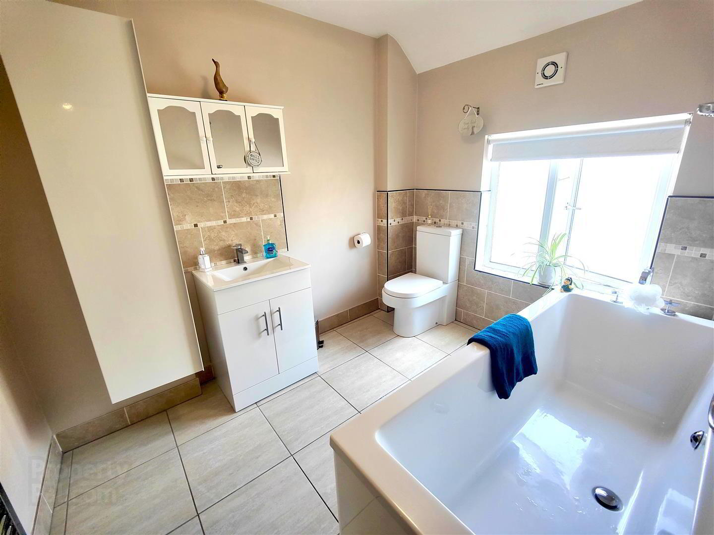 60 Ladbrook Drive 12 of 22