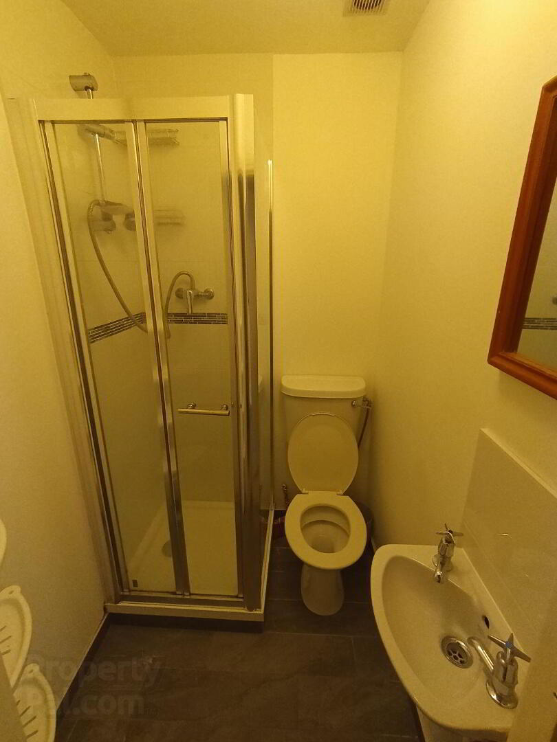 Apartment 4 16 Cecil Street 3 of 3