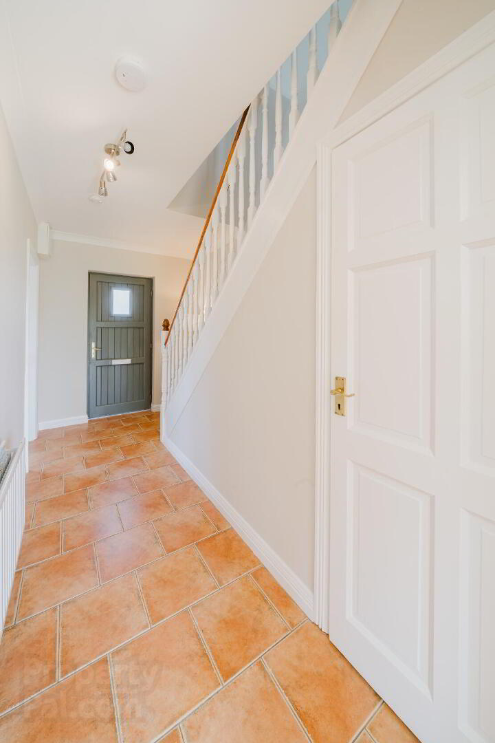 7 Carrowmore Dr 10 of 28