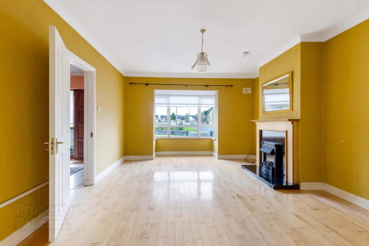 4 Butterfield Grove 3 of 19