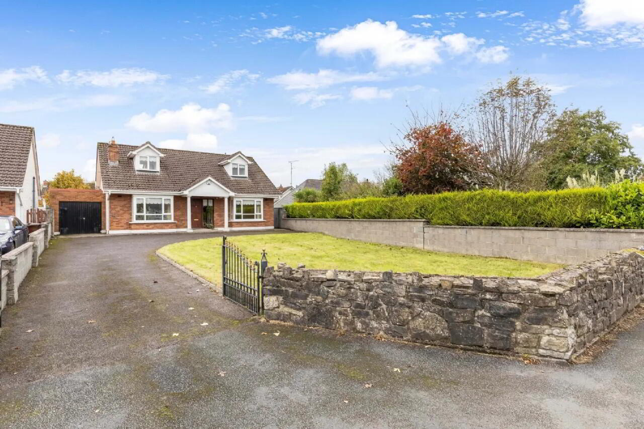 4 Butterfield Grove 19 of 19