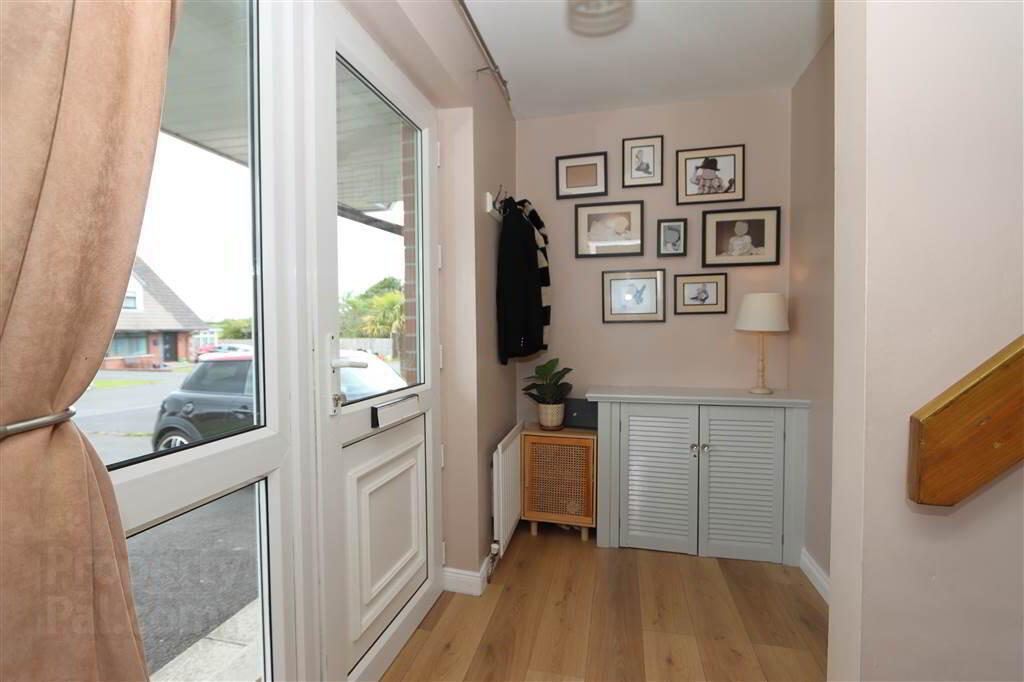 5 Millbank Crescent 4 of 29
