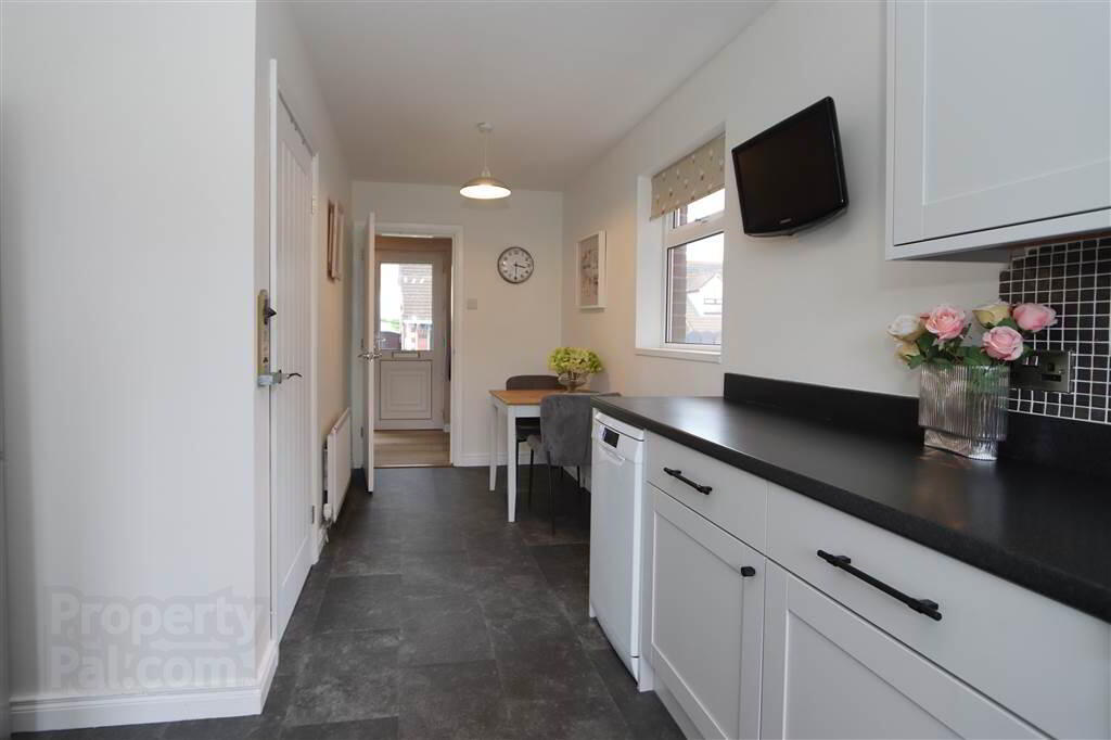 5 Millbank Crescent 10 of 29