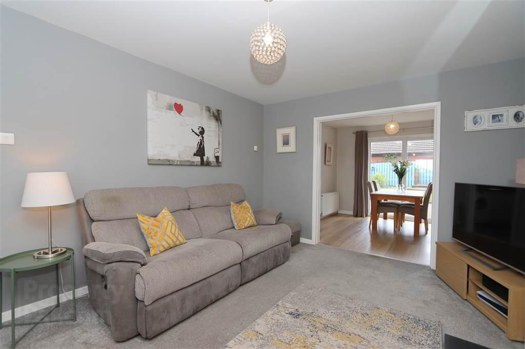 5 Millbank Crescent 7 of 29