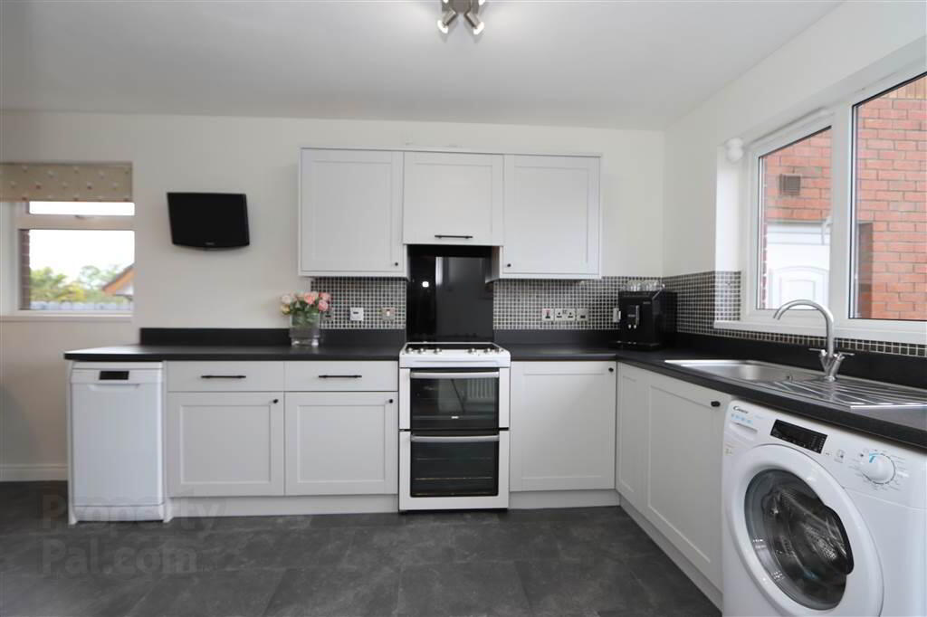 5 Millbank Crescent 9 of 29