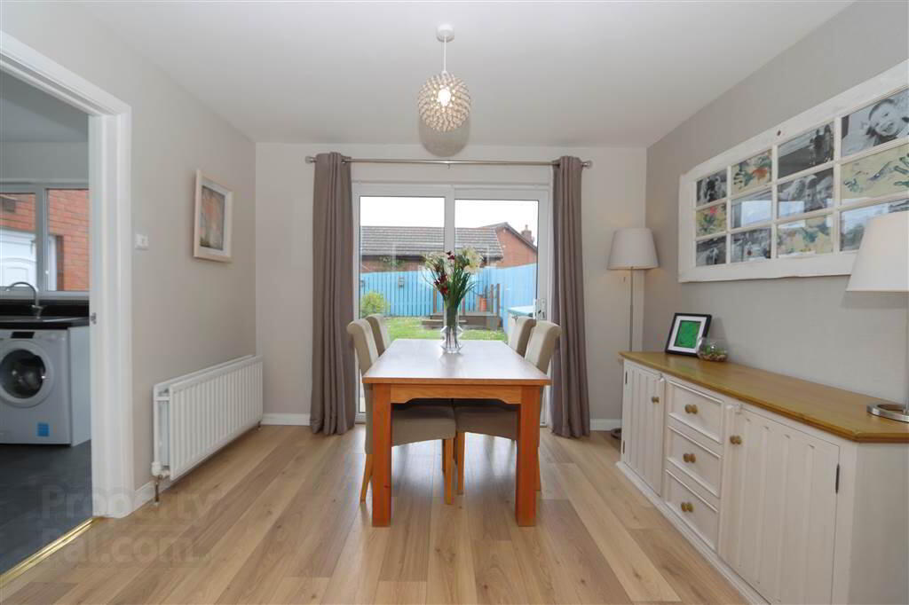5 Millbank Crescent 8 of 29
