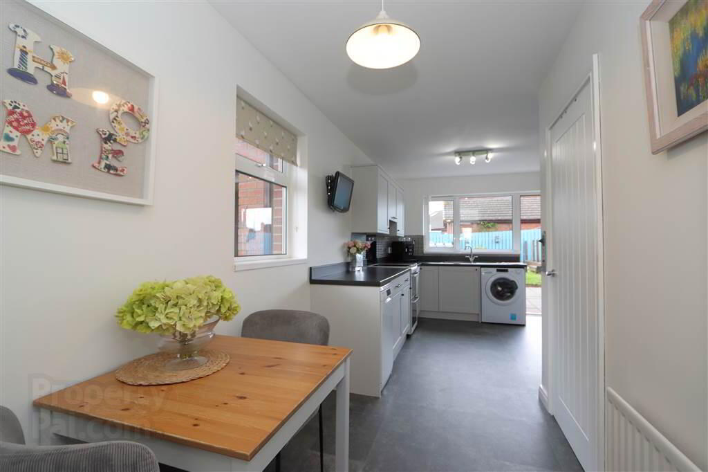 5 Millbank Crescent 11 of 29