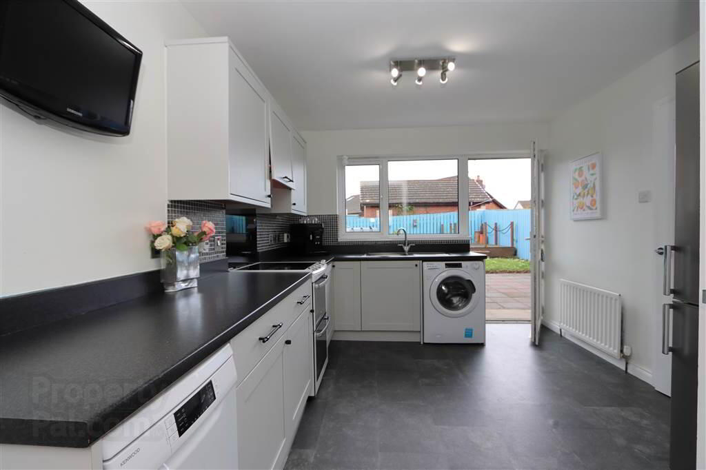5 Millbank Crescent 12 of 29