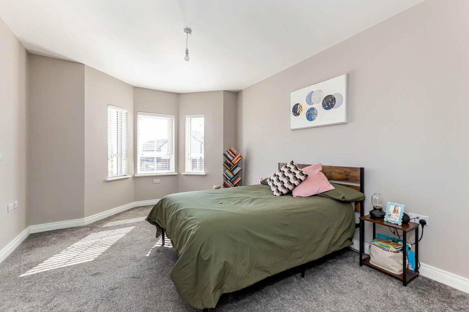 14 Rowanvale Crescent 11 of 20
