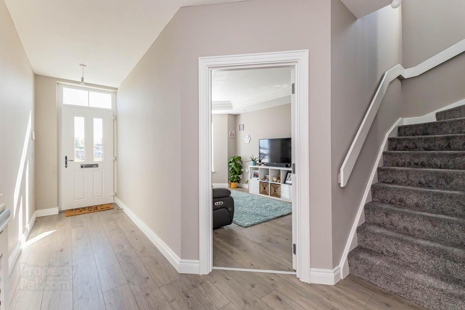 14 Rowanvale Crescent 3 of 20