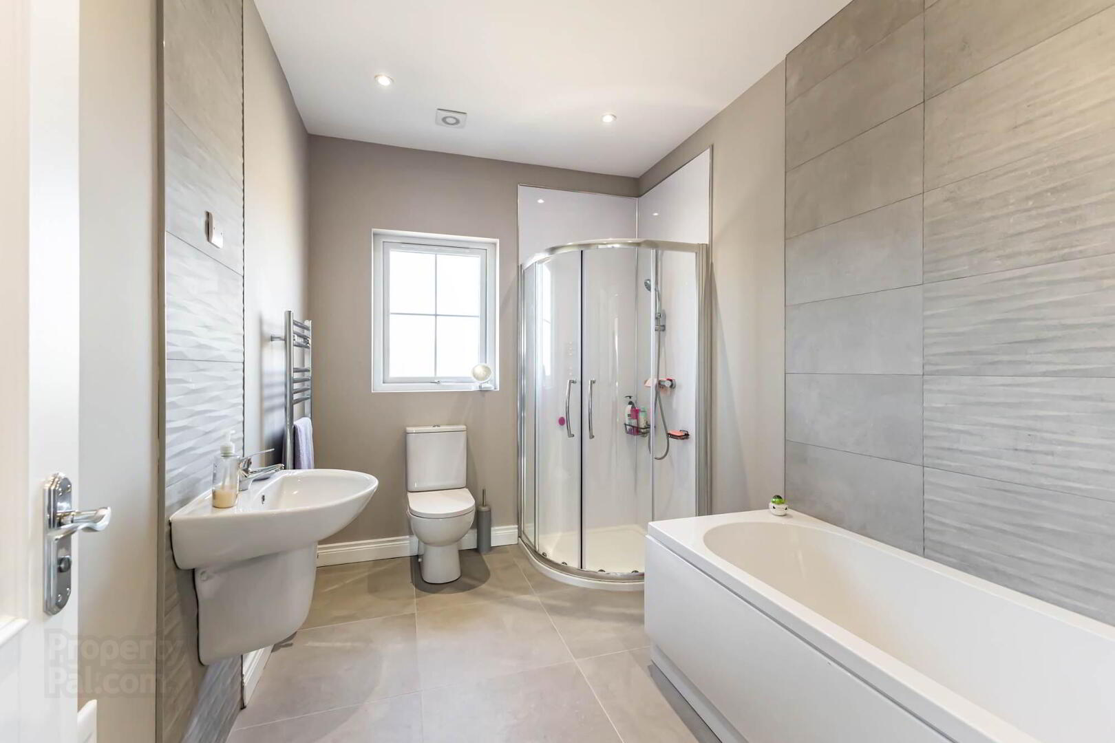 14 Rowanvale Crescent 17 of 20
