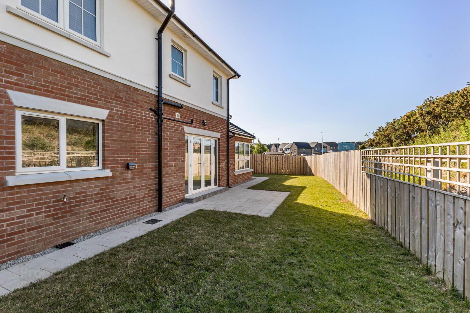 14 Rowanvale Crescent 18 of 20