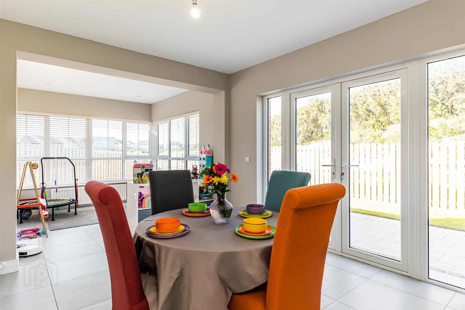 14 Rowanvale Crescent 7 of 21