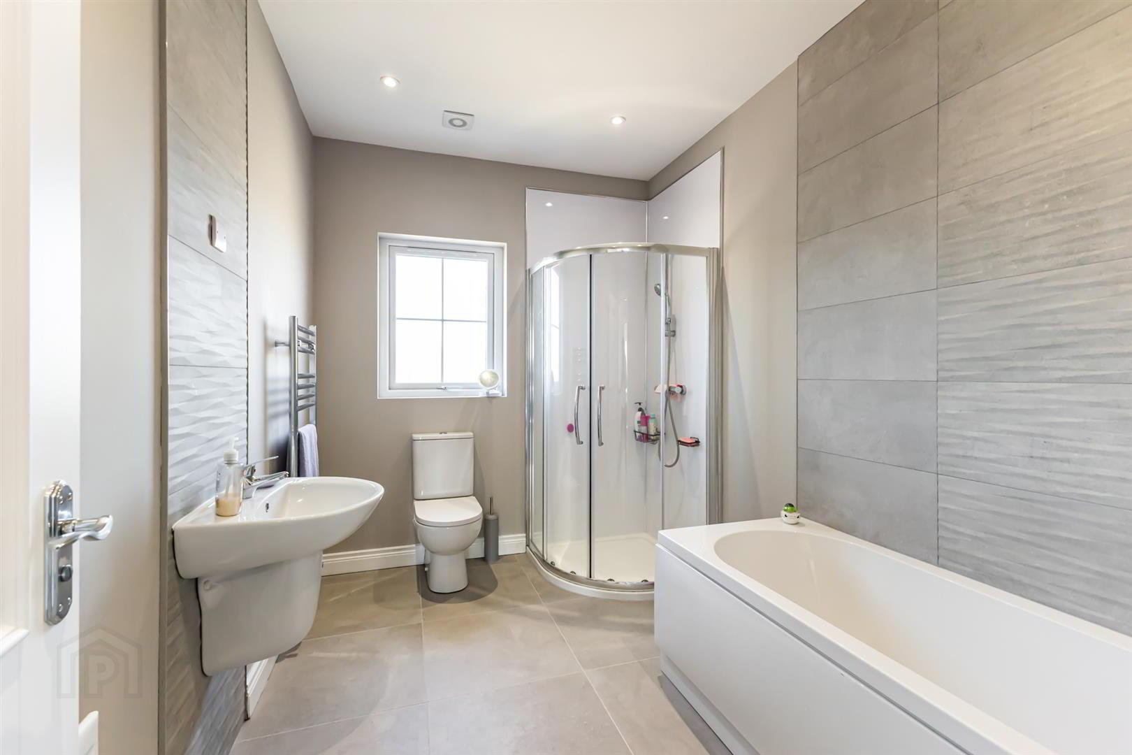 14 Rowanvale Crescent 17 of 21
