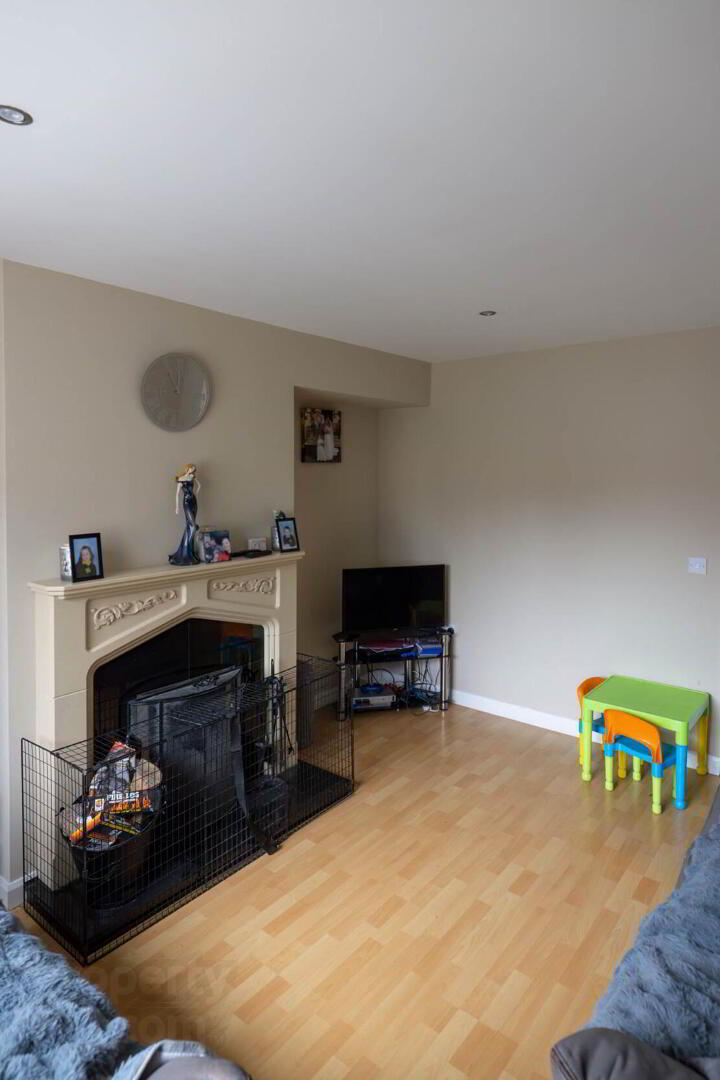 7 Castle Lane Mews 3 of 25