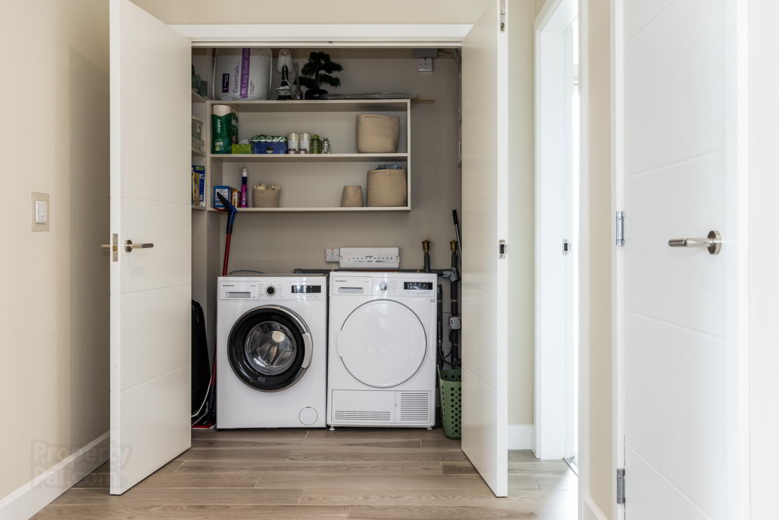 Apartment 15 The Priory 11 High Street 5 of 38
