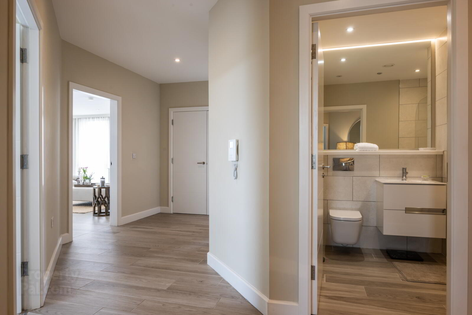 Apartment 15 The Priory 11 High Street 4 of 38