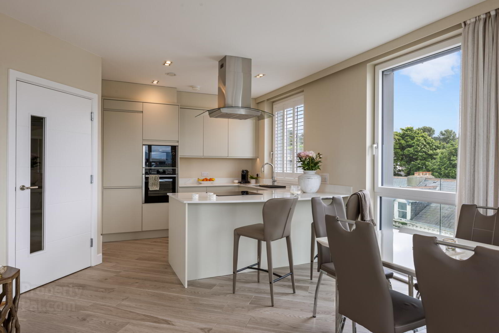 Apartment 15 The Priory 11 High Street 6 of 38