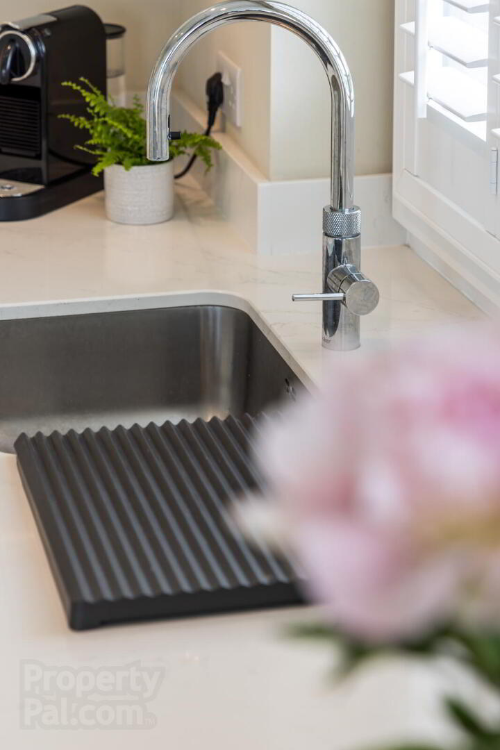 Apartment 15 The Priory 11 High Street 9 of 38