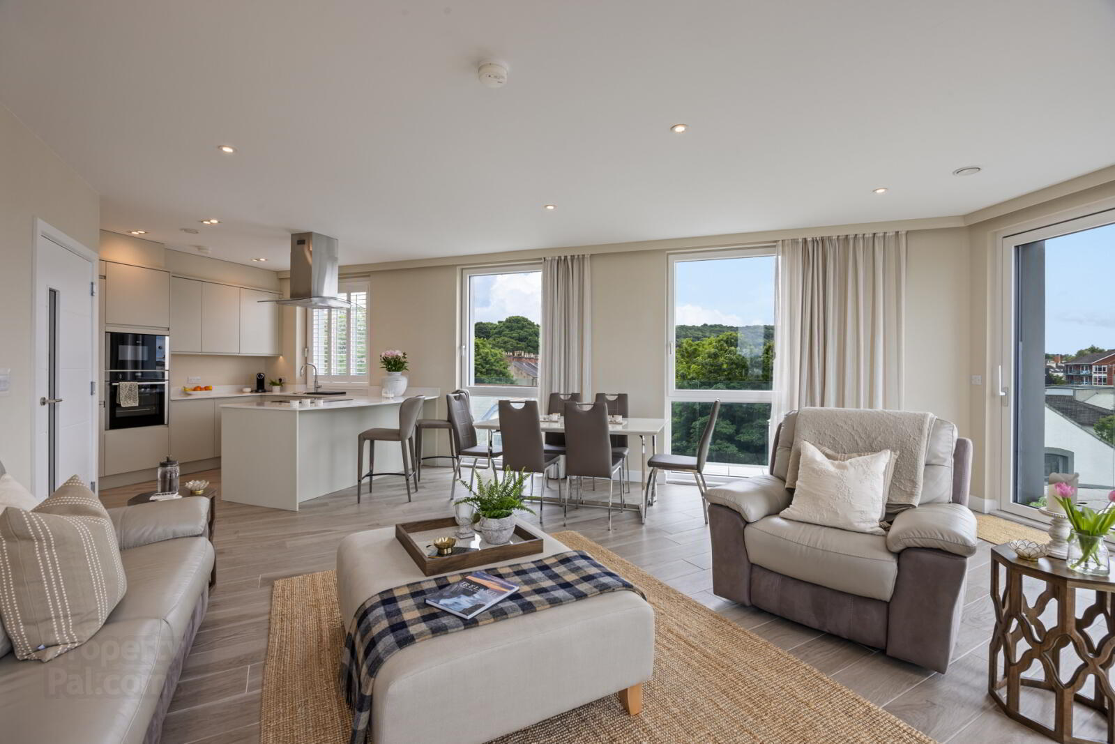 Apartment 15 The Priory 11 High Street 11 of 38