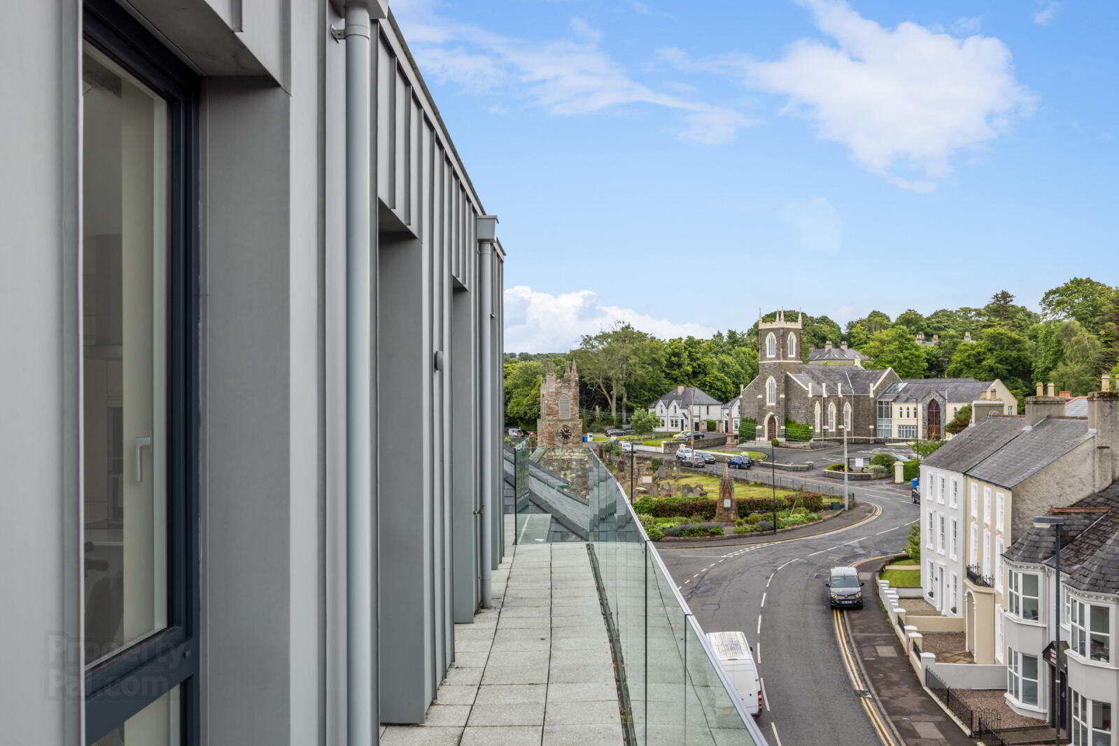 Apartment 15 The Priory 11 High Street 31 of 38