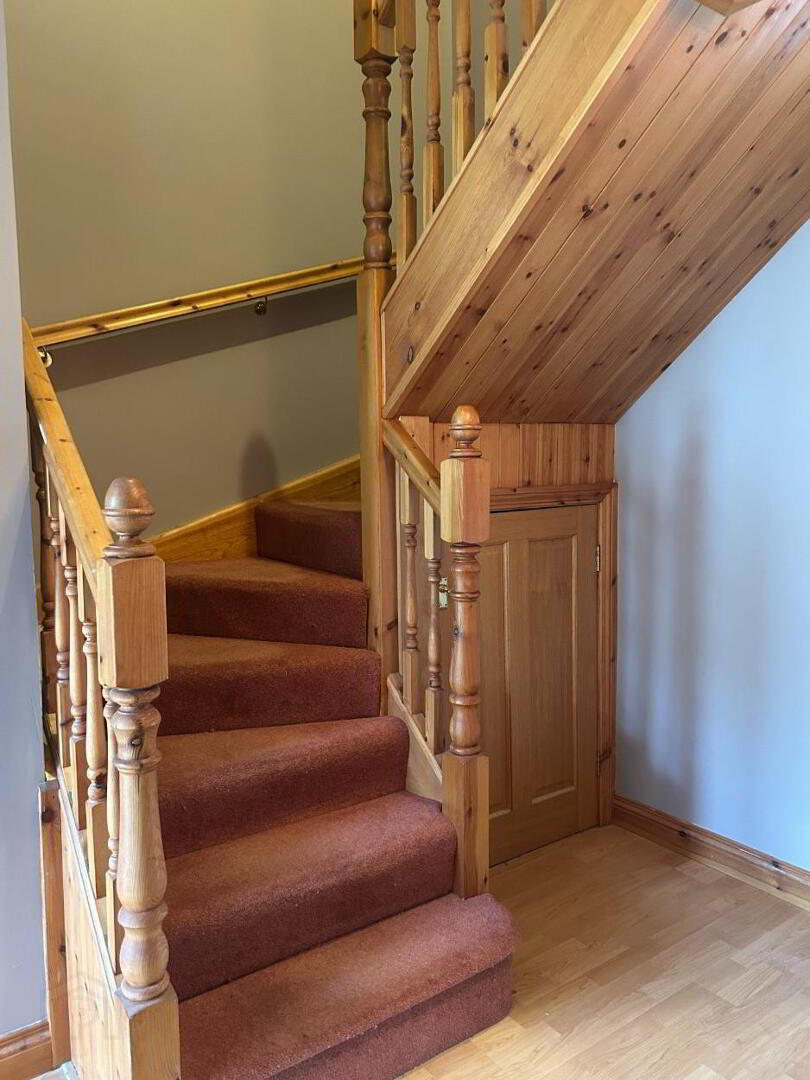 5 Roden Court 3 of 9