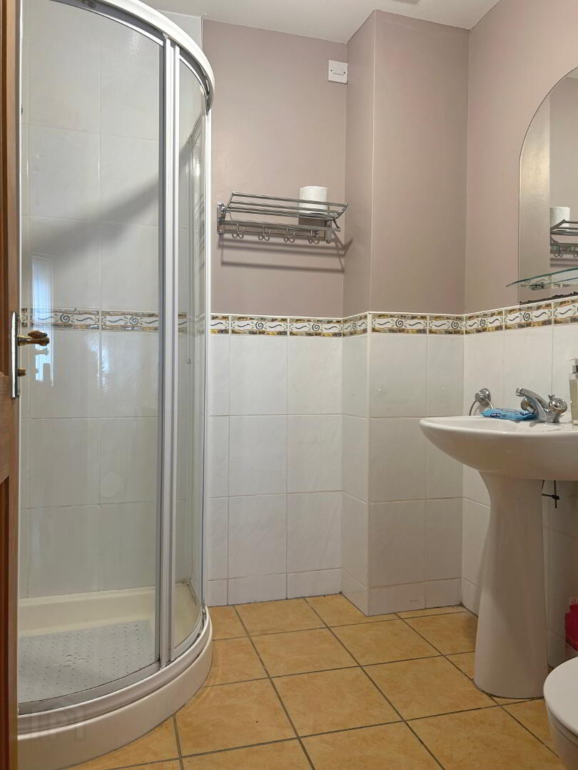 5 Roden Court 7 of 9